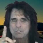 Alice Cooper Instagram - We hear that roar and we love it to death 🎧 https://alicecooper.lnk.to/road