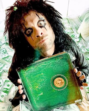 Alice Cooper Instagram - Saturday's are for the #SickThings

1. @myearslovemetal
2. @crushingmetalstrikesa