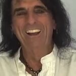 Alice Cooper Instagram - What would you have done? 🤷‍♂️