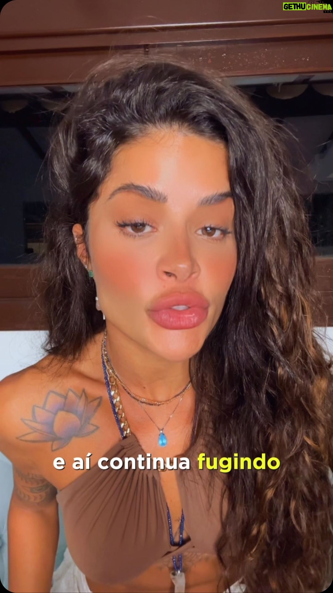 Aline Campos Instagram - Ouça c o coração 🌻💜 Ouça outra vez se for preciso. Se fizer sentido pra vc, compartilhe essa msg😉 Linda semana!