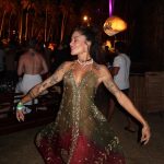 Aline Campos Instagram - 2024 começou com muito amor e luz por aqui! 🙏🏾 Melhor Reveillon da minha vida @reveillon.carneiros 🐏 Gratidão a todos que fizeram parte dessa energia linda!💜 Praia De Carneiros