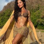 Aline Campos Instagram - o dia que tivemos Bhaskar na Conceição ☀️🎧 . 📸 @anselmovenansi Fernando de Noronha