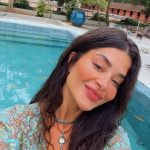 Aline Campos Instagram - Muito além que mudar o nome artístico, estou me permitindo viver um processo de transformações diárias 🙏🏾 Com muito amor e entrega, o pq dessa escolha, pra vcs💜🌻