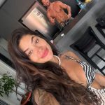 Aline Campos Instagram - Últimos dias até hj 💜🩵 Viver uma vida alinhada é bom demais 🙏🏾 Tudo flui!!! 🍃 Praia Brava - Itajaí/SC