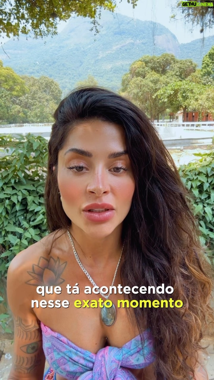 Aline Campos Instagram - sinta com o coração. se não fizer sentido pra vc hj, libere e respeite🌻💜🦋✨ deixei o link da live de uma conexão especial que fiz hj nos stories! foi forte e emocionante! ☀️