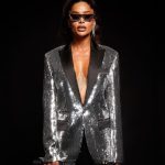 Aline Campos Instagram - Indo buscar um prêmio especial por toda entrega do meu coração aqui pra vcs. Um prêmio que não é só meu, mas nosso. Eu AMO VCS!🖤 @trofeuinfluenciadigital . @philippplein @philipppleinriodejaneiro 💄📸 @ygormarques Rio de Janeiro, Rio de Janeiro