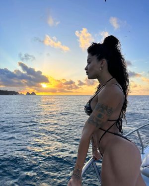 Aline Campos Instagram - Noronha e sua magia✨
Se vc sonha em ir, acredite nisso com força, pq vc vai materializar essa viagem única! Mas precisa acreditar de verdade e escolher vibrar sempre no AMOR. Assim vai ser mais fácil Noronha te escolher 🌺🦋

.
📸 @pedrinhodenoronha 🤎