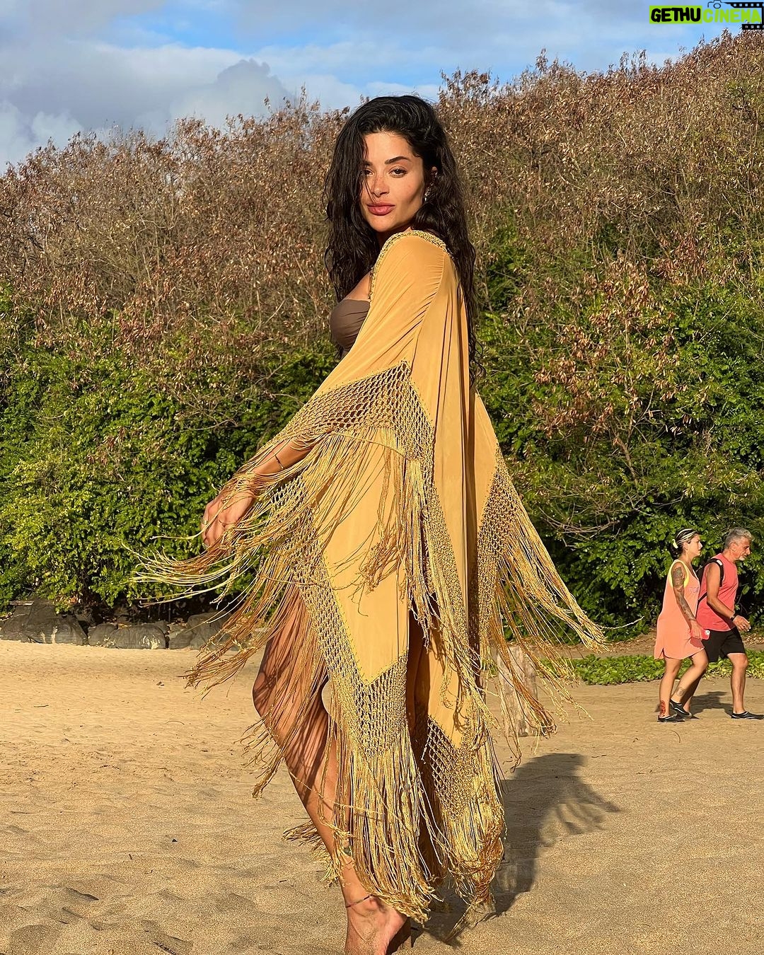 Aline Campos Instagram - o dia que tivemos Bhaskar na Conceição ☀️🎧 . 📸 @anselmovenansi Fernando de Noronha