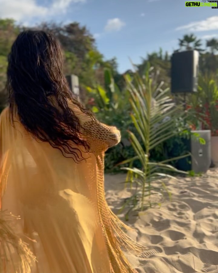 Aline Campos Instagram - o dia que tivemos Bhaskar na Conceição ☀️🎧 . 📸 @anselmovenansi Fernando de Noronha