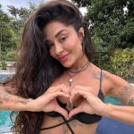 Aline Campos Instagram - O dia hj foi e ta sendo de tantas reflexões e aprendizados lindossss, que o impulso era postar mais uma reflexão por aqui..😅 Mas pra equilibrar o feed, vamos desse carrossel feliz, do meu primeiro momento na piscina nova, depois que os pedreiros maravilhosos do #AlineReforma finalizaram o expediente 😅💜🦋 A obra por aqui ainda n ta pronta, mas eu invadi msm assim😜