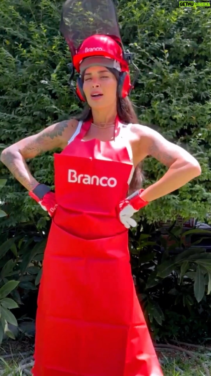 Aline Campos Instagram - Feliz dia das mulheres!! ♥️ Com @brancomotores missão dada é missão cumprida!! 👊🏾 🎥 @adagamidiabusiness
