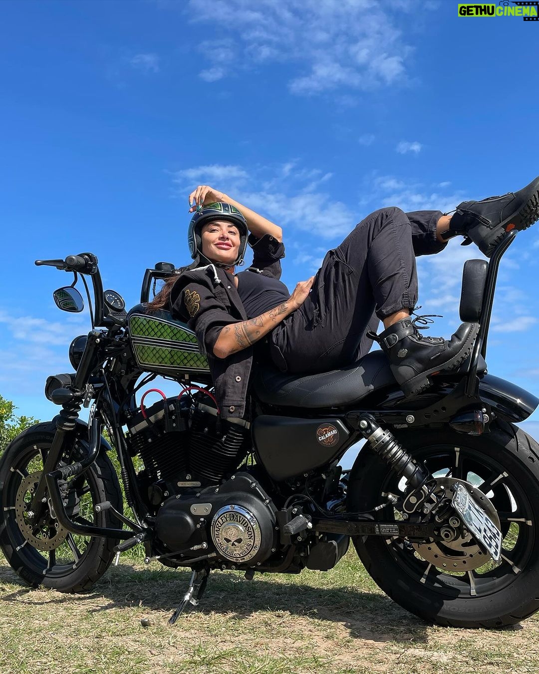 Aline Campos Instagram - Algum chute de qual será minha próxima bebezinha de duas rodas? 🏍️🔥 Rio de Janeiro, Rio de Janeiro