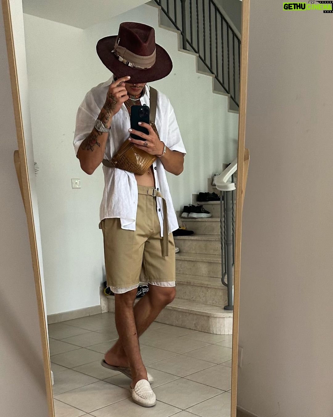 Alisher Morgenshtern Instagram - седня так двигаюсь Дело в шляпе