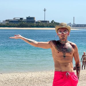 Alisher Morgenshtern Instagram - на отдыхе а у вас как дела