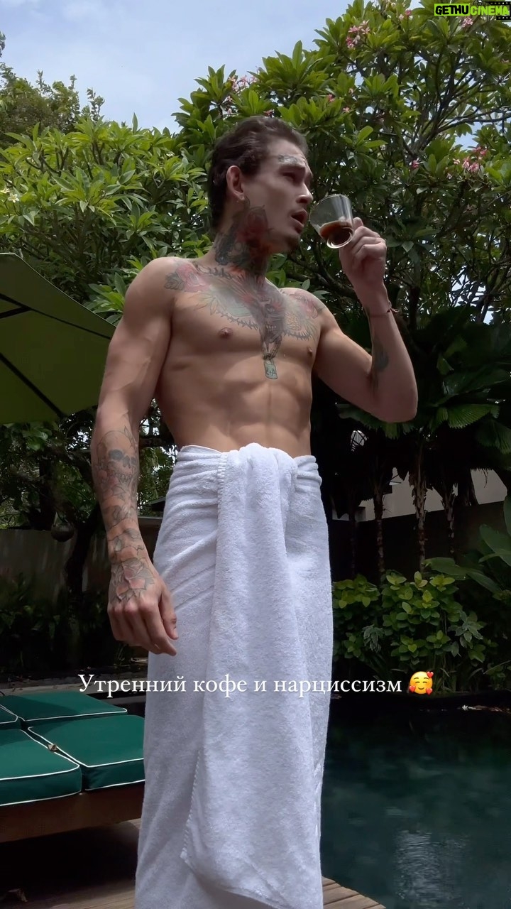 Alisher Morgenshtern Instagram - уж очень я себе тут нравлюсь считаю я дорос выкладывать такие рилсы 👍