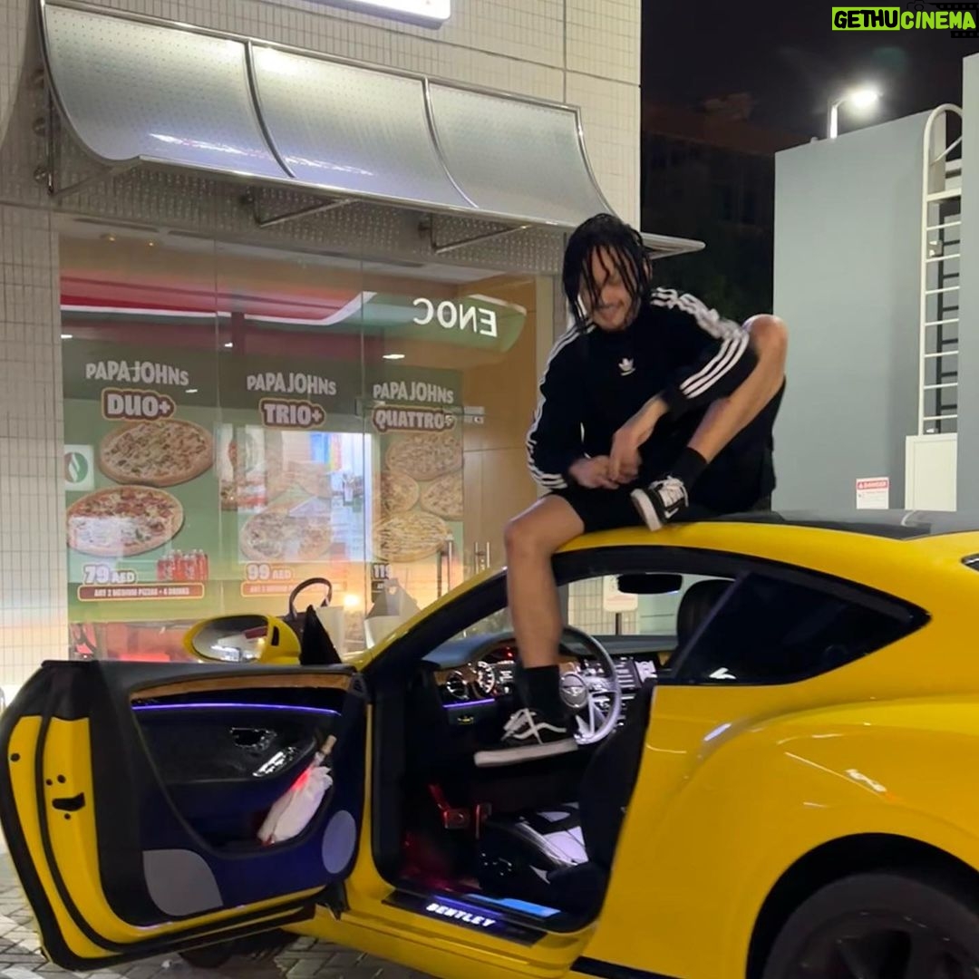 Alisher Morgenshtern Instagram - люблю заправки они романтичнее меня Gas Station