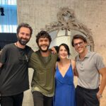 Alperen Duymaz Instagram - Sizinle çalıştığım için çok şanslıyım başından sonuna mükemmel bir süreçti benim için ve @erdem.tepegoz değerli direktiflerin ve samimi yaklaşımın için ne kadar teşekkür etsem az, gösterdiğin sabır ve anlayış için ayrıca minnettarım. @fundaery iyi ki seninle tekrar çalıştım, yine olsa da yine çalışsak, seninle oynamak bambaşka bir keyifti benim için. İyi ki varsın ve iyi ki yine birlikteydik 🫶🏼 @mehmet.gunsur senin bir hayranındım, rol arkadaşın olmanın hissettirdiği gururu tarif edemem sanırım, #kül de sana tekrar hayran kaldım. İyi ki varsın iyi ki birlikte çalıştık. 🍺 @haykkirakosyan_official gözlerine sağlık, değerli direktiflerin için çok teşekkür ederim iyi ki seni tanıdım onur duydum 🫶🏼 @apovfx neşen yeter ! İyi ki tanıdım seni abi, sıcakkanlılığın ve yaklaşımların için ne desem boş, iyi ki varsın! Sevgili Erdi Işık: Kalemin kurumasın, yazdığın her kelime için teşekkür ederim, onurdu. @yunusyilmaz61 prodüksüyonun konforunu her daim hissettirdiğin için sen ve ekibine sonsuz teşekkürler abi. @ugur_yildiran yine yapacağını yaptın! Aykırılığına sağlık. Aklından öperim. Bebeğimsin 🫶🏼 Yazamadığım çok kişi var. Hepinizi seviyorum ve iyi ki! 🤍 #kül