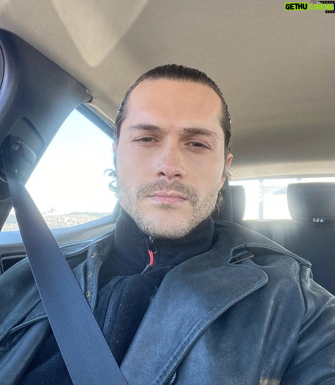 Alperen Duymaz Instagram - Canım sıkık ama hava iyi. Açık.