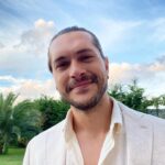 Alperen Duymaz Instagram - 🖐🏼🌺