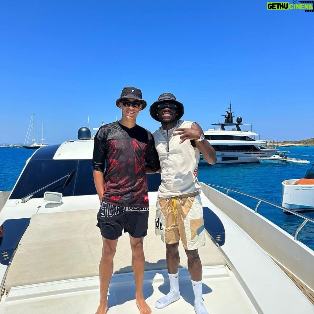 Alphonso Davies Instagram - Vacation mood 😎 🌴 Ibiza, Spain