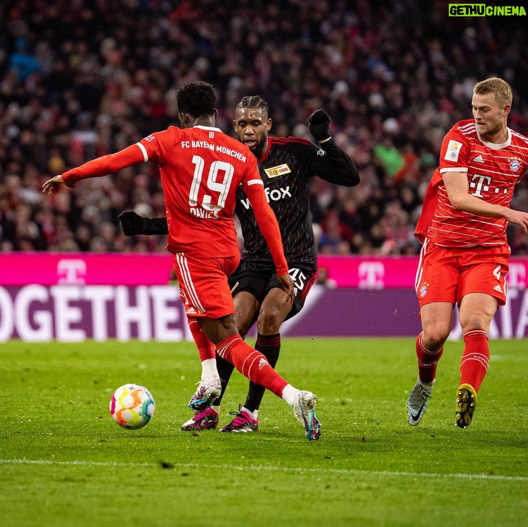 Alphonso Davies Instagram - Great performance tonight and a big result! 💪🏾 #AD19⚡️#MiaSanMia Munich, Germany