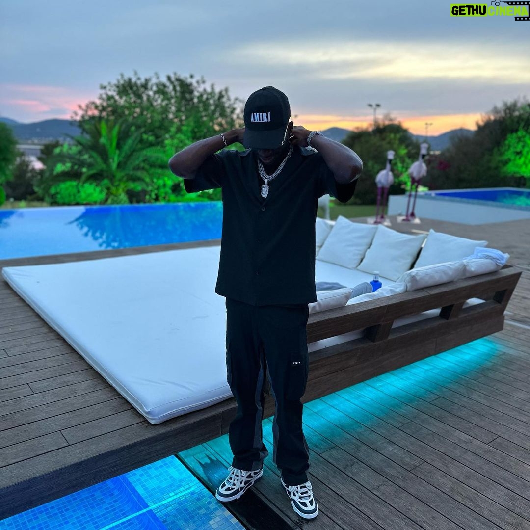 Alphonso Davies Instagram - No stylist 🥶 Ibiza, Spain