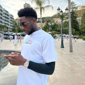Alphonso Davies Instagram - They see me travelling, ref ain’t calling carry.
