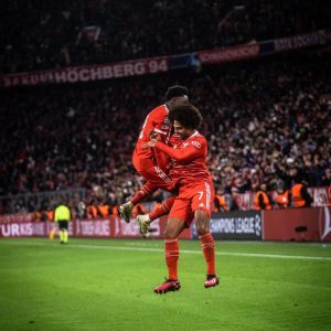 Alphonso Davies Instagram - Another great @championsleague night 💪🏾 #AD19⚡️