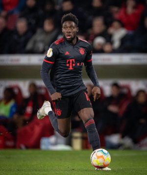 Alphonso Davies Instagram - Back to the winning ways and happy to be on the scoresheet! 🙏🏾 Onto the next round💪🏾 #AD19⚡️
