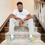 Alphonso Davies Instagram - Catching a vibe with the @crocs Spray Dye clogs 🤩 #CrocsAd #CrocsAmbassador #AD19⚡️