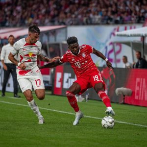 Alphonso Davies Instagram - SUPERCUP 22 🏆 #AD19⚡️