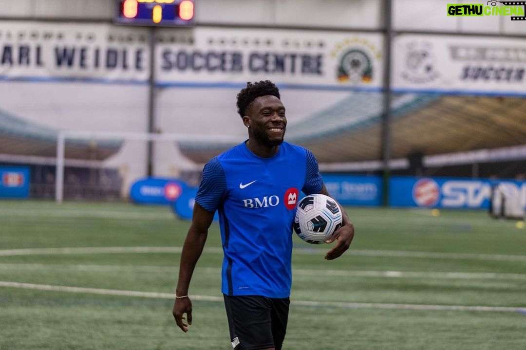 Alphonso Davies Instagram - From opening my first bank account with @bmocanada as a teenager, to now being an official BMO Soccer ambassador for the next five years. Can’t wait to keep growing the game and making an impact in our communities with the Team @bmocanada 🙌🏾 #AD19⚡️ #BMOGrowtheGame #BMOPartner