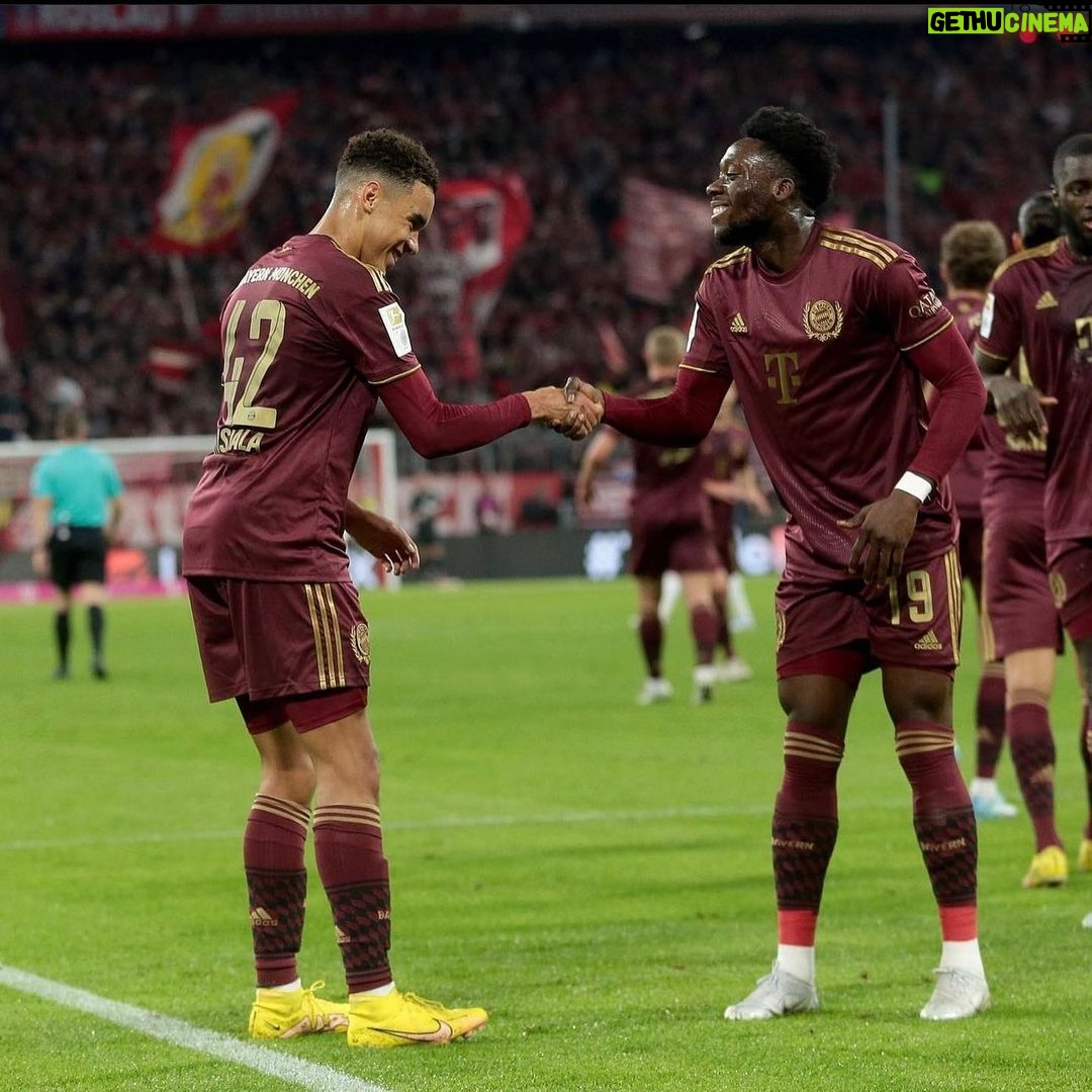 Alphonso Davies - 0.9 Million Likes - They may have denied you of your Kopa Trophy but they won’t deny you of your future Ballon d’Or’🙏🏾#goldenboy