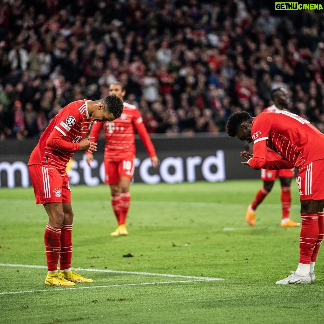Alphonso Davies - 0.9 Million Likes - They may have denied you of your Kopa Trophy but they won’t deny you of your future Ballon d’Or’🙏🏾#goldenboy
