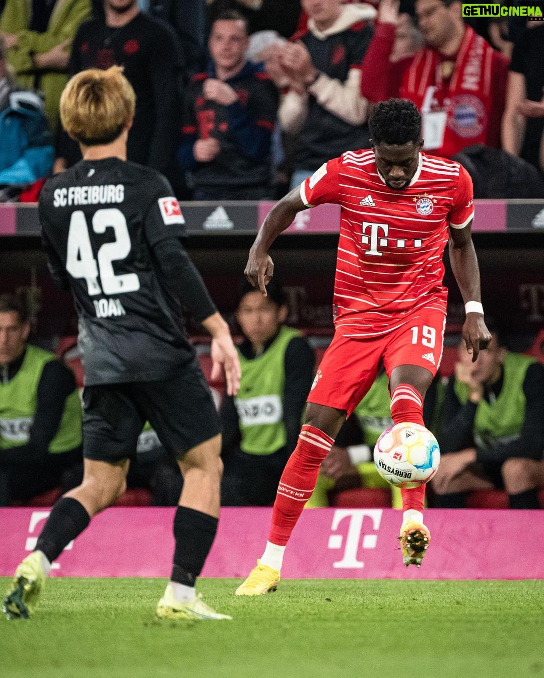 Alphonso Davies - 264.9K Likes - Important win tonight 💪🏾 #AD19⚡️ be
