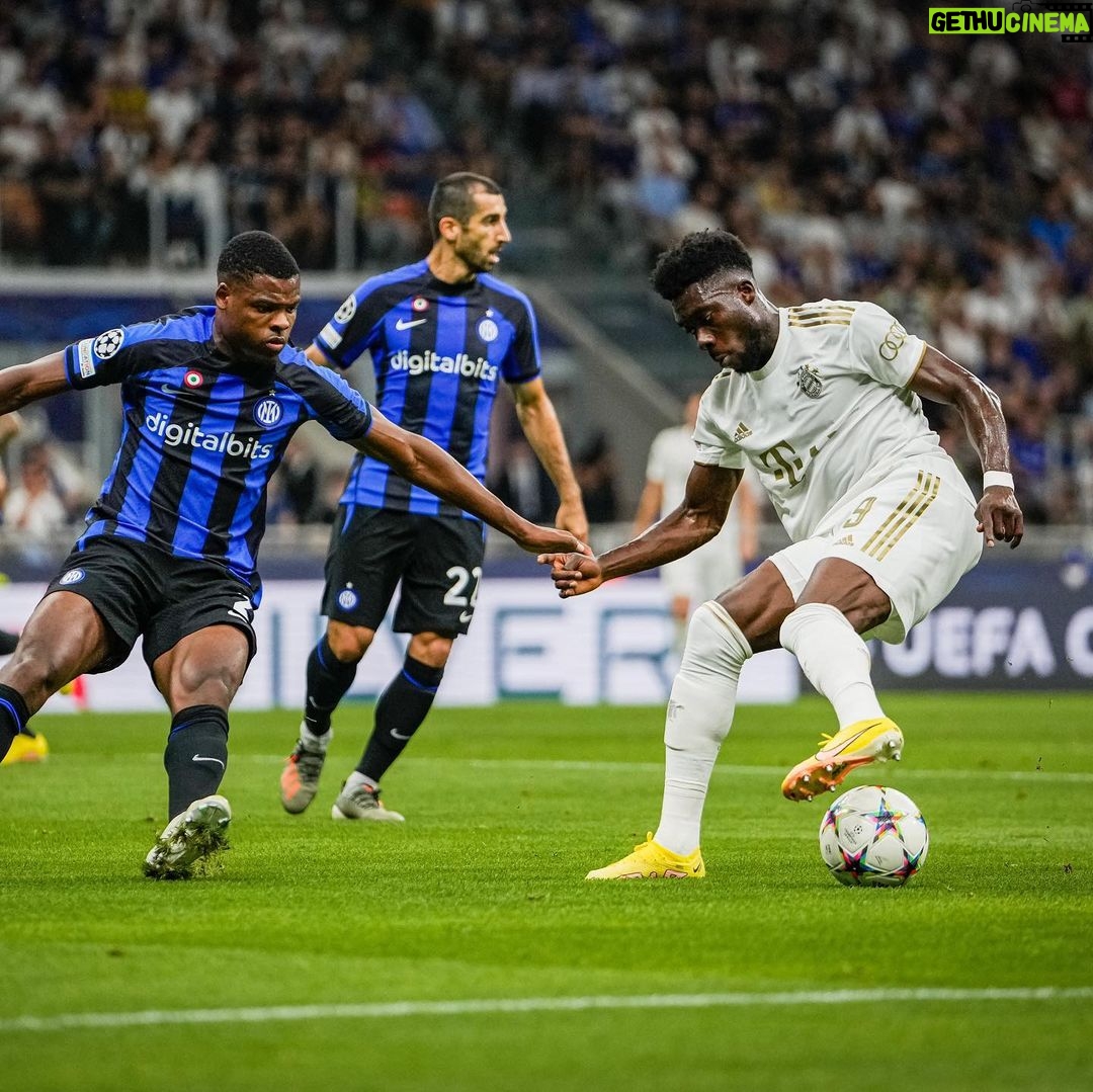 Alphonso Davies Instagram - #ucl win and off to a great start 💪🏾 #AD19⚡️ Milan, Italy