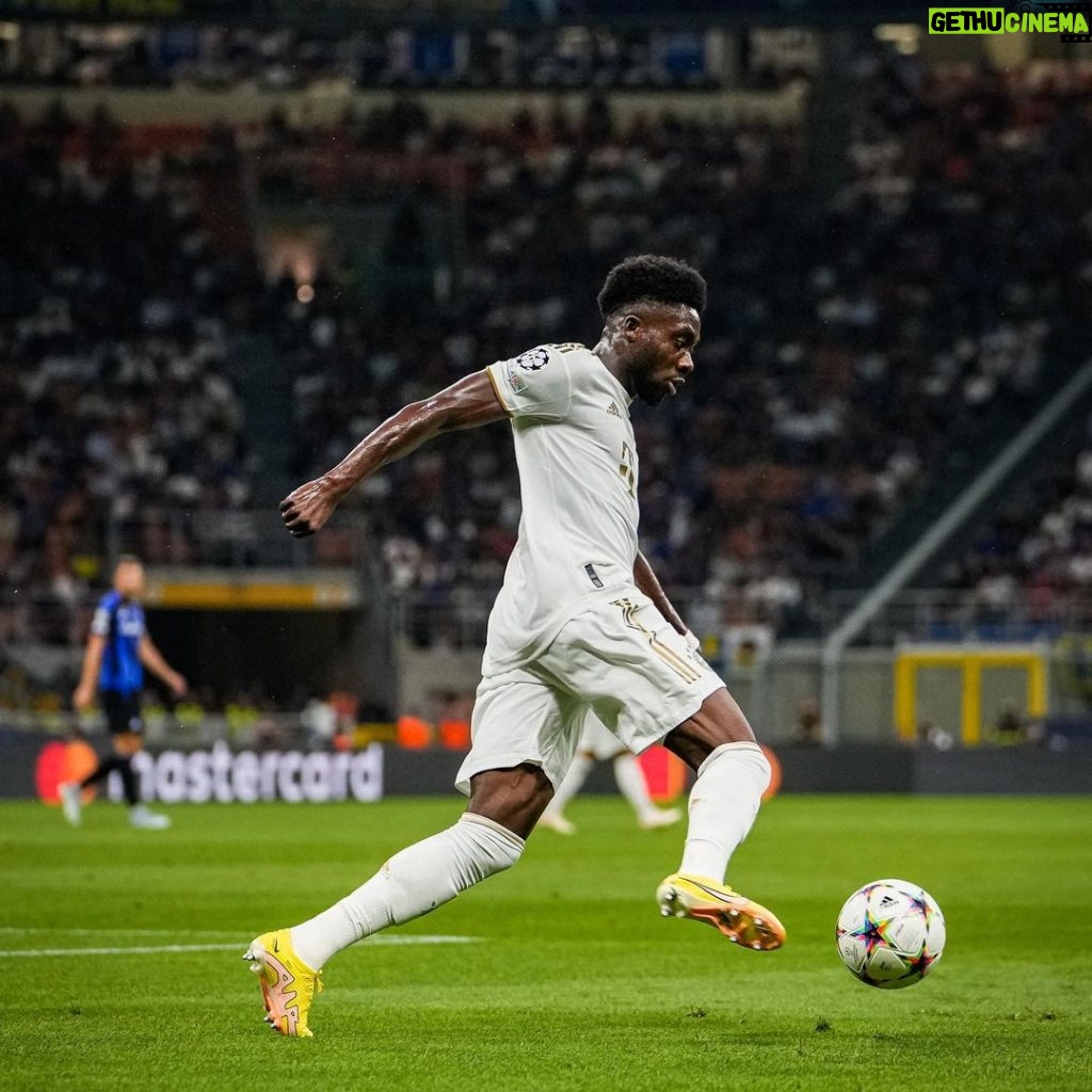 Alphonso Davies Instagram - #ucl win and off to a great start 💪🏾 #AD19⚡️ Milan, Italy