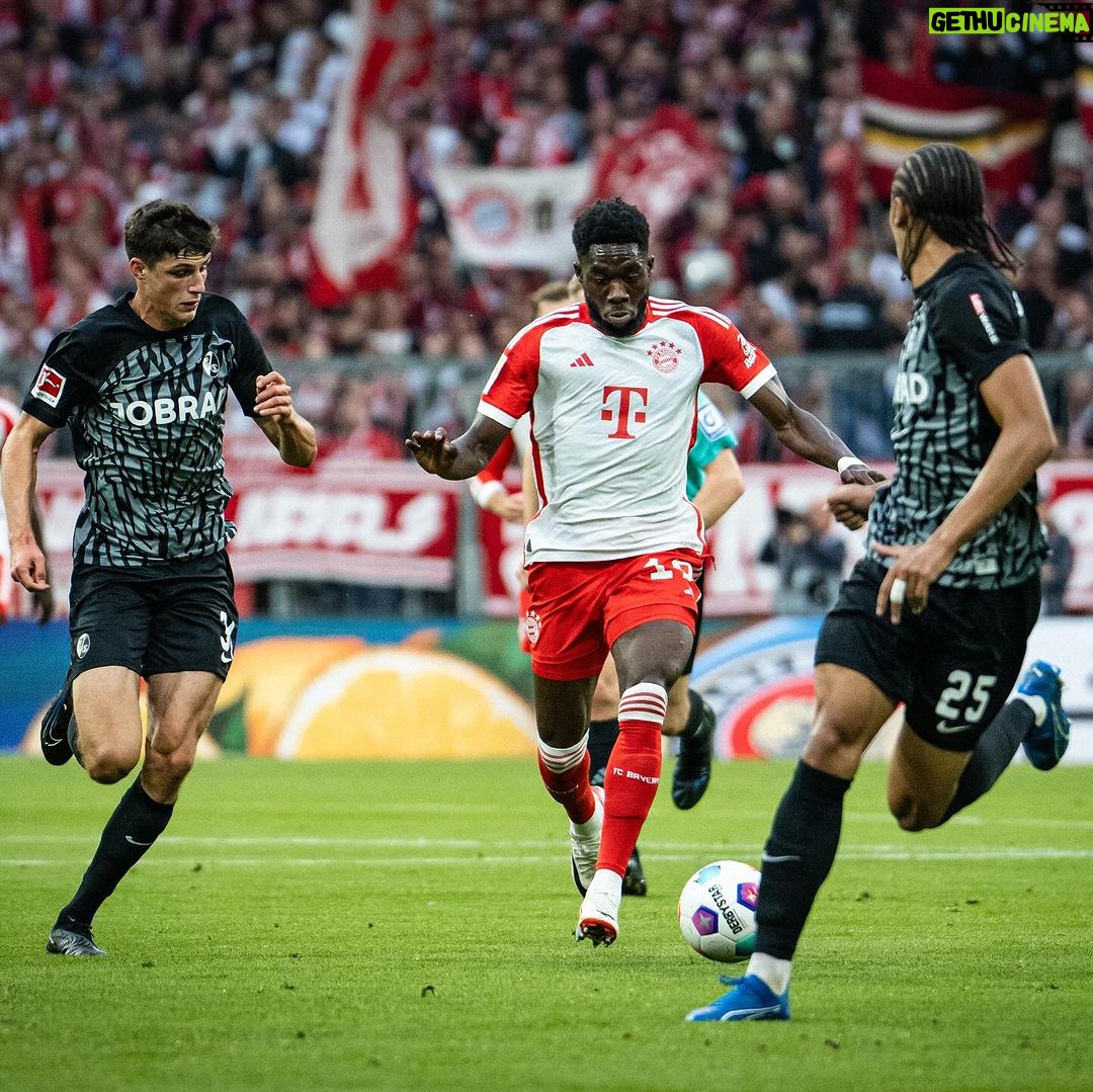Alphonso Davies Instagram - 3 point ✅ Clean sheet ✅ Strong performance last night 💪🏾 #AD19⚡️