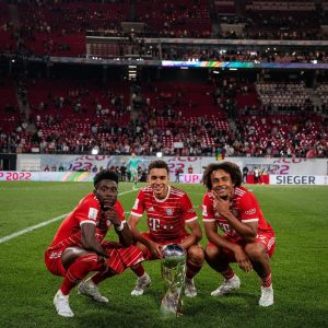 Alphonso Davies Instagram - SUPERCUP 22 🏆 #AD19⚡️