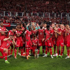 Alphonso Davies Instagram - SUPERCUP 22 🏆 #AD19⚡️