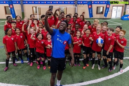 Alphonso Davies Instagram - From opening my first bank account with @bmocanada as a teenager, to now being an official BMO Soccer ambassador for the next five years. Can’t wait to keep growing the game and making an impact in our communities with the Team @bmocanada 🙌🏾 #AD19⚡️ #BMOGrowtheGame #BMOPartner