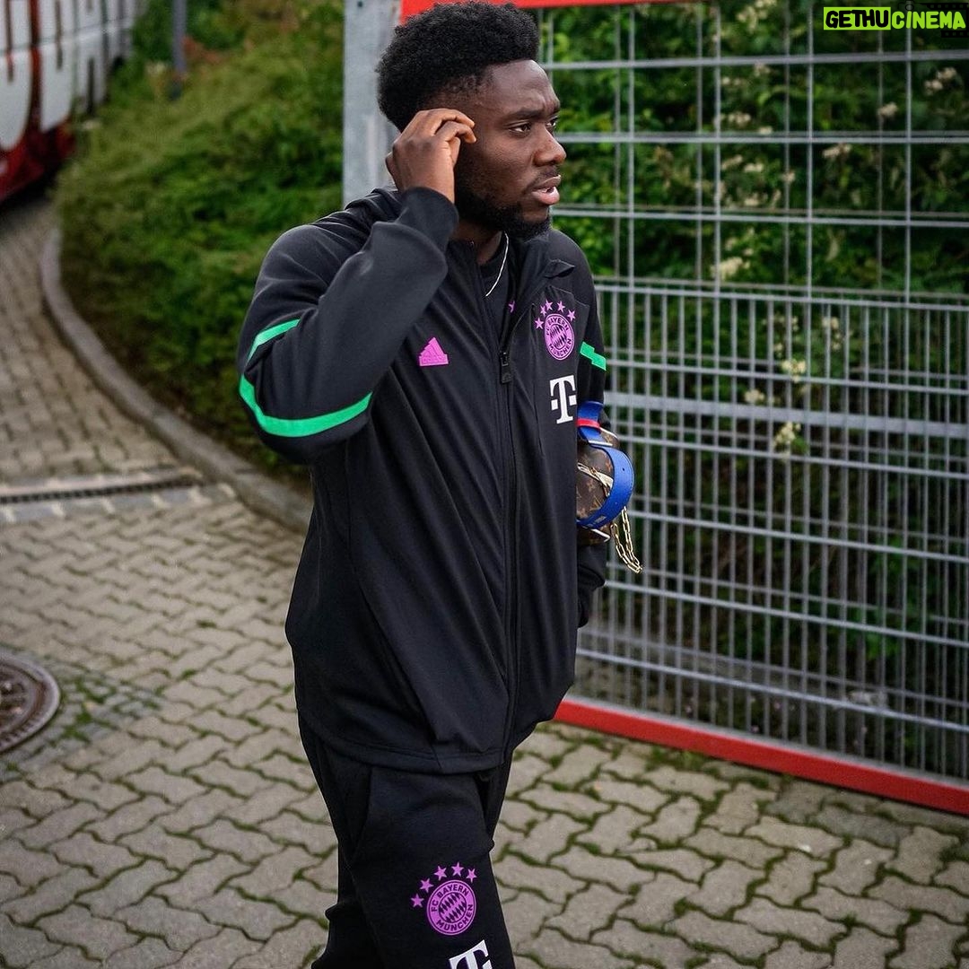 Alphonso Davies Instagram - Last preseason test before a tuff season ahead! 💪🏾 #AD19⚡️ Unterhaching