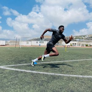 Alphonso Davies Instagram - Some off-season work 💪🏾💪🏾