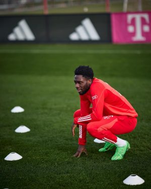Alphonso Davies Instagram - 🙏🏾 #AD19⚡️