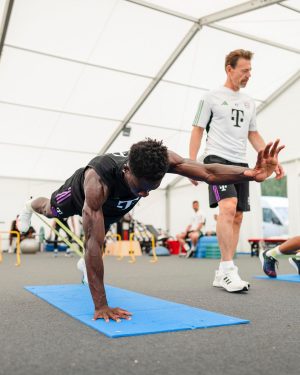 Alphonso Davies Instagram - 🏋🏾💪🏾 #AD19⚡️