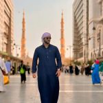 Aly Goni Instagram - Bechaini si thi andher.. mann khaali karne madinah aagaya ❤️ لآ اِلَهَ اِلّا اللّهُ مُحَمَّدٌ رَسُوُل اللّهِ Special thanx to my brother @khalidkherada @alkhalidtours Medina, Saudi Arabia