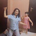 Alya Manasa Instagram - ❤️ loveeeeeeeee her moves always My cutie pie #AILA She has a unique style I guess 😘😘😘😘😘 This vdo is particularly for all the aila fans out there
