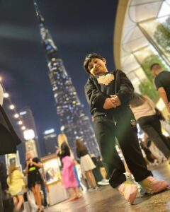 Alya Manasa Instagram - Pattu and mom @burjkhalifa #dubai🇦🇪