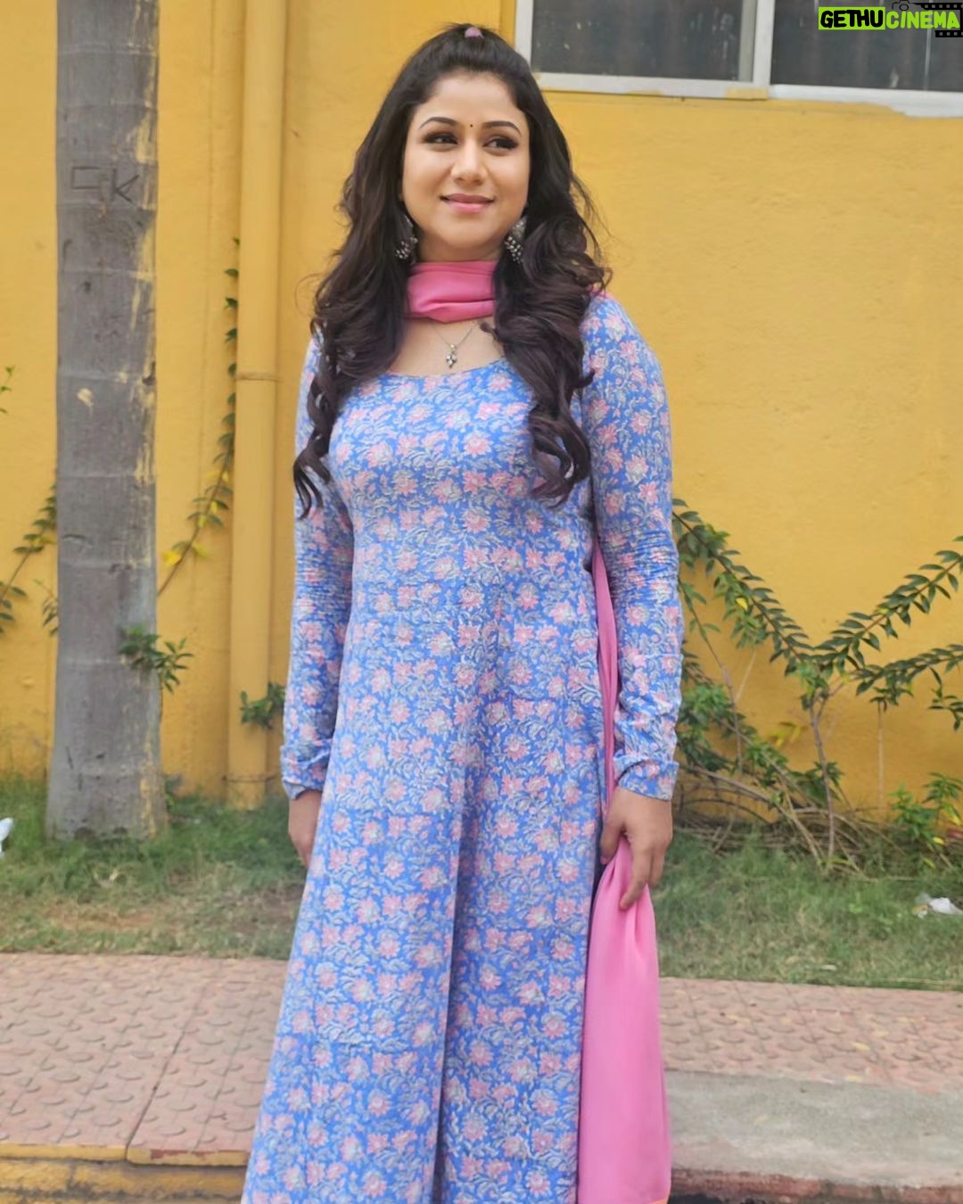 Alya Manasa Instagram - Gud mrng amigos Don't stop , until you're proud.......😊