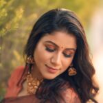 Alya Manasa Instagram - 🌟SEEK RESPECT 🌟 NOT ATTENTION 🌟 BCOZ RESPECT LASTS LONGER🌟 Look sculpted by this team Saree & blouse @thenmozhidesigns Makeup @sharanyas_makeupartistry Jewellery @new_ideas_fashions Hairdo @shanthimakeupstudio Moment locked by 🤔Vera yaaru @prasami_photography